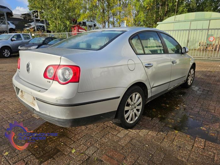 Volkswagen Passat 1.4 TSI 16V Salvage vehicle (2010, Silver)