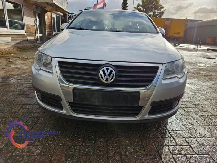 Volkswagen Passat 1.4 TSI 16V Salvage vehicle (2010, Silver)