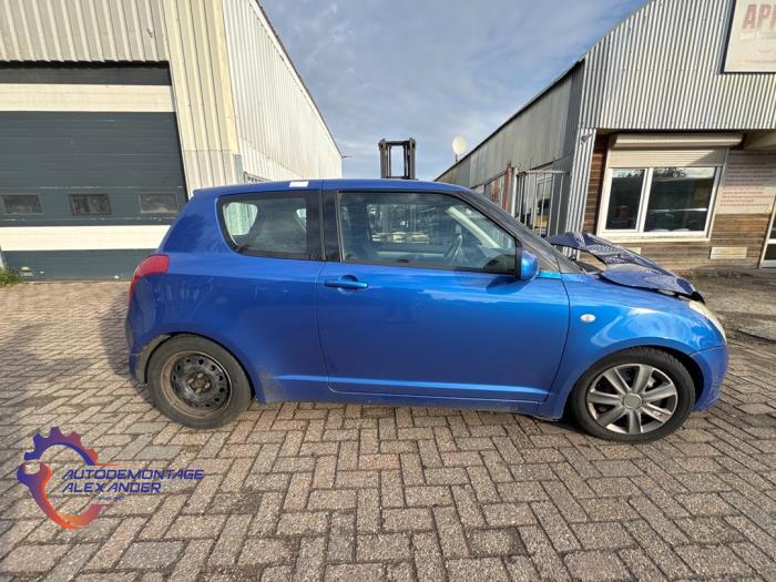 Suzuki Swift 1.3 VVT 16V Samochód złomowany (2005, Niebieski)