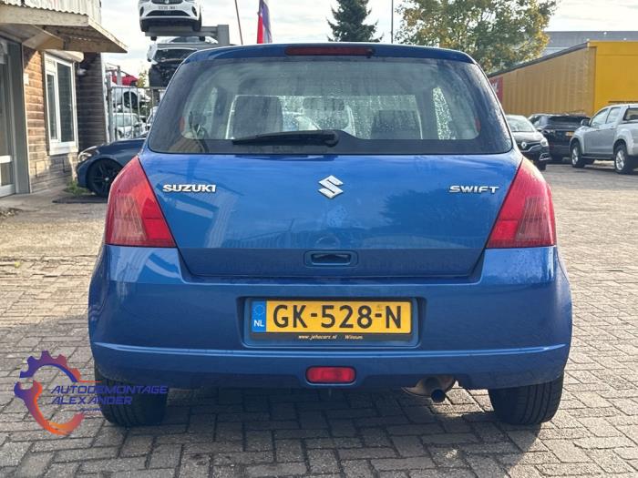 Suzuki Swift 1.3 VVT 16V Samochód złomowany (2005, Niebieski)