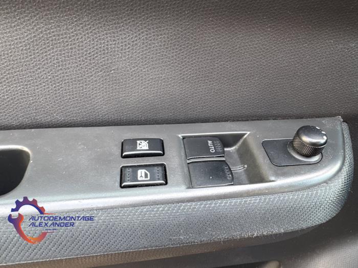 Suzuki Swift 1.3 VVT 16V Samochód złomowany (2005, Niebieski)
