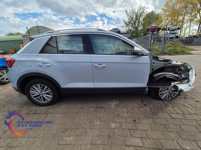 Volkswagen T-Roc 1.0 TSI 12V BlueMotion Vehículo de desguace (2018, Blanco)