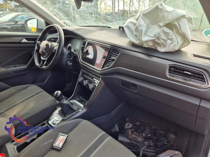 Volkswagen T-Roc 1.0 TSI 12V BlueMotion Vehículo de desguace (2018, Blanco)