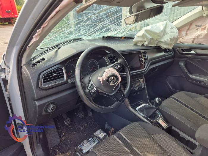 Volkswagen T-Roc 1.0 TSI 12V BlueMotion Vehículo de desguace (2018, Blanco)