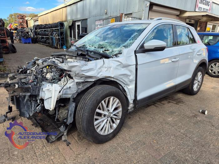 Volkswagen T-Roc 1.0 TSI 12V BlueMotion Vehículo de desguace (2018, Blanco)