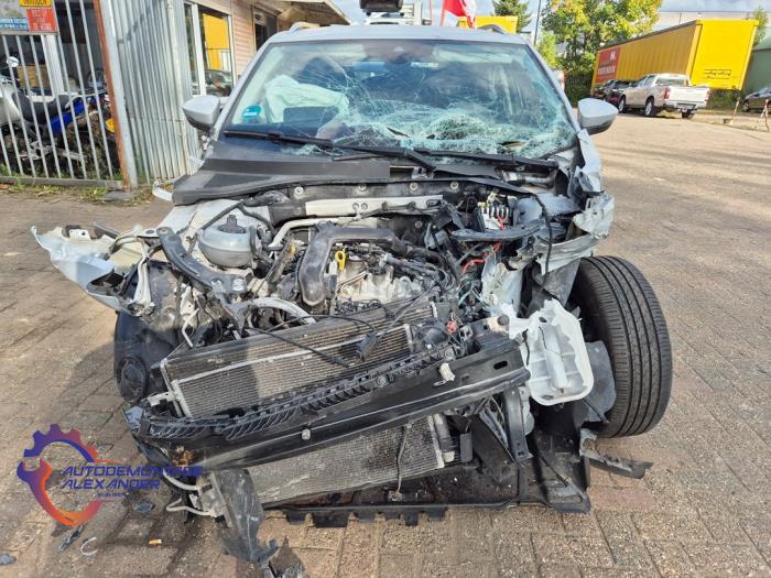 Volkswagen T-Roc 1.0 TSI 12V BlueMotion Vehículo de desguace (2018, Blanco)