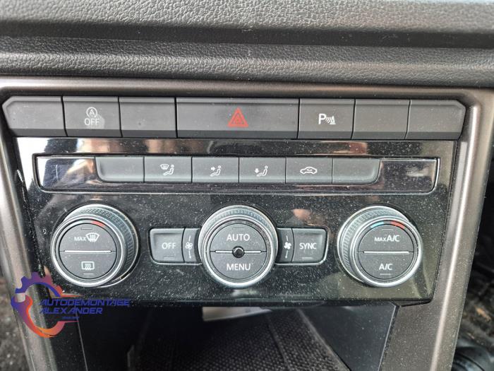 Volkswagen T-Roc 1.0 TSI 12V BlueMotion Vehículo de desguace (2018, Blanco)