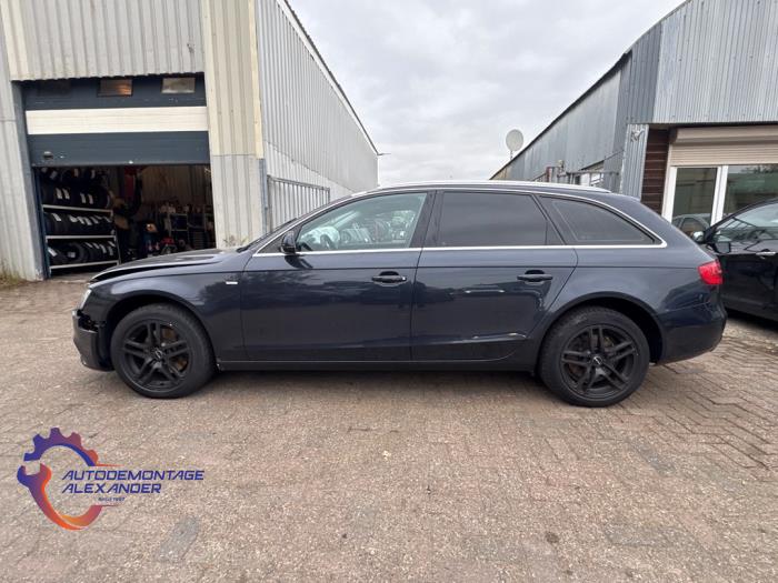 Audi A4 Avant 1.8 TFSI 16V Schrottauto (2012, Blau)