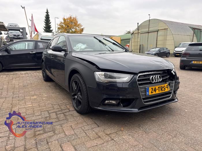 Audi A4 Avant 1.8 TFSI 16V Schrottauto (2012, Blau)
