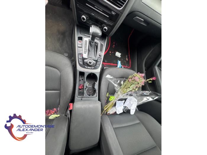 Audi A4 Avant 1.8 TFSI 16V Schrottauto (2012, Blau)