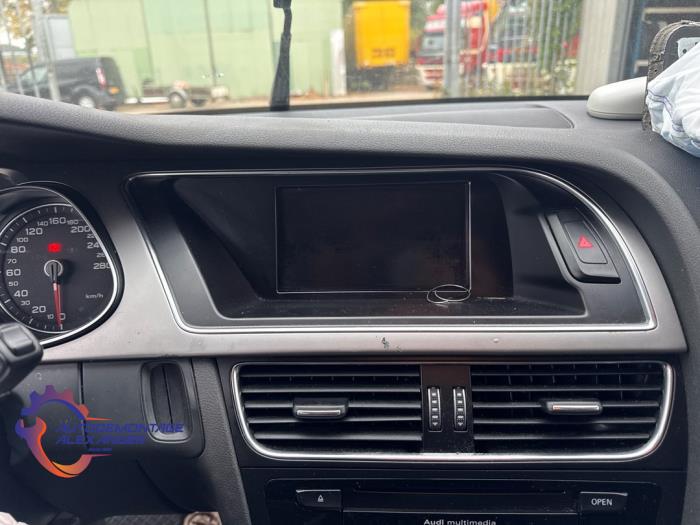 Audi A4 Avant 1.8 TFSI 16V Schrottauto (2012, Blau)