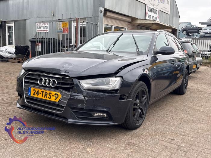 Audi A4 Avant 1.8 TFSI 16V Schrottauto (2012, Blau)