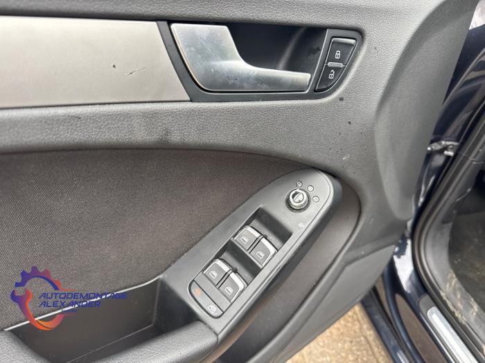 Audi A4 Avant 1.8 TFSI 16V Schrottauto (2012, Blau)