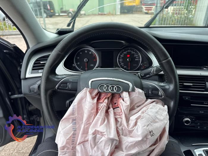 Audi A4 Avant 1.8 TFSI 16V Schrottauto (2012, Blau)