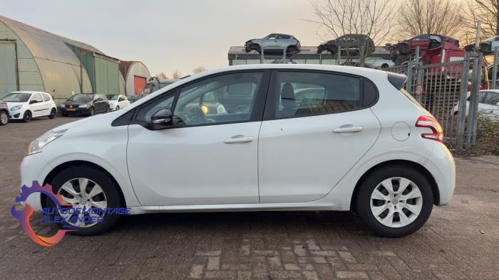 Peugeot 208 I 1.0 Vti 12V PureTech Vehículo de desguace (2014, Blanco)