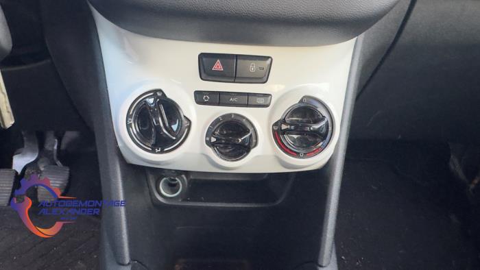 Peugeot 208 I 1.0 Vti 12V PureTech Vehículo de desguace (2014, Blanco)