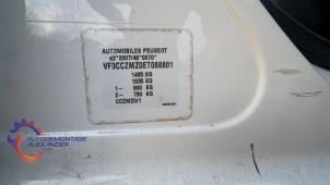 Peugeot 208 I 1.0 Vti 12V PureTech Vehículo de desguace (2014, Blanco)