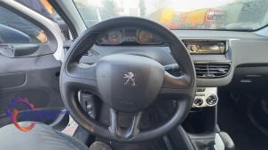 Peugeot 208 I 1.0 Vti 12V PureTech Vehículo de desguace (2014, Blanco)
