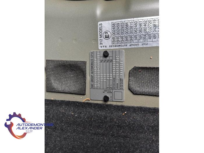 Fiat 500 0.9 TwinAir 85 Samochód złomowany (2013, Szary)