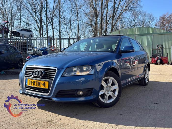 Audi A3 Sportback 2.0 TDI 16V Samochód złomowany (2009, Niebieski)