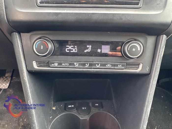 Volkswagen Polo V 1.4 TDI 12V 90 Épave (2014, Gris)