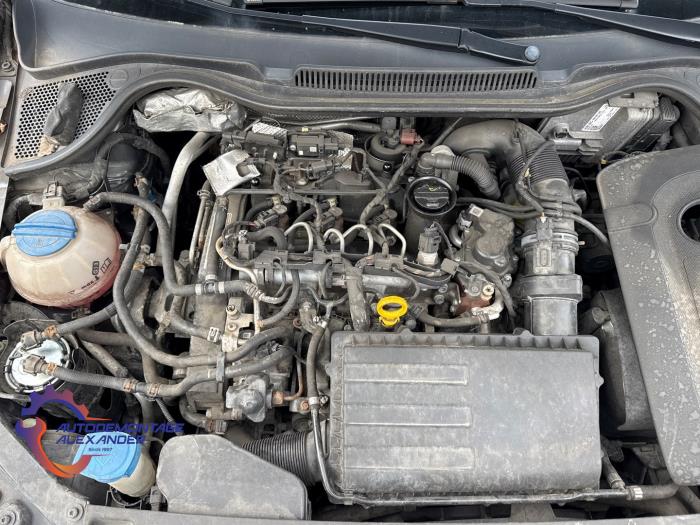 Volkswagen Polo V 1.4 TDI 12V 90 Épave (2014, Gris)