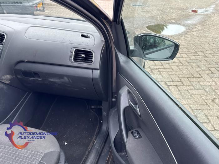 Volkswagen Polo V 1.4 TDI 12V 90 Épave (2014, Gris)