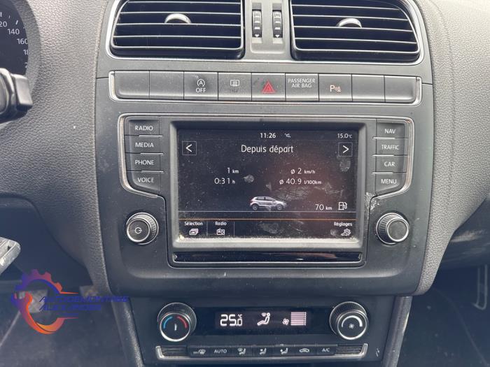 Volkswagen Polo V 1.4 TDI 12V 90 Épave (2014, Gris)