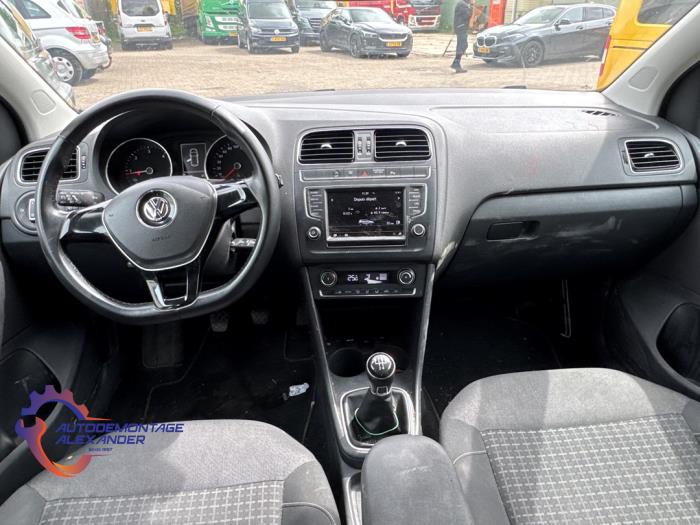 Volkswagen Polo V 1.4 TDI 12V 90 Épave (2014, Gris)