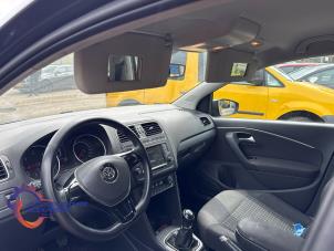 Volkswagen Polo V 1.4 TDI 12V 90 Épave (2014, Gris)