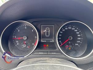 Volkswagen Polo V 1.4 TDI 12V 90 Épave (2014, Gris)