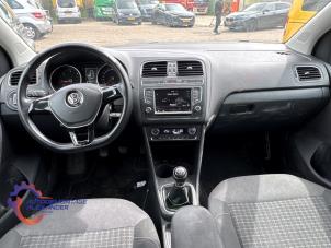 Volkswagen Polo V 1.4 TDI 12V 90 Épave (2014, Gris)