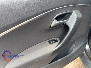 Volkswagen Polo V 1.4 TDI 12V 90 Épave (2014, Gris)