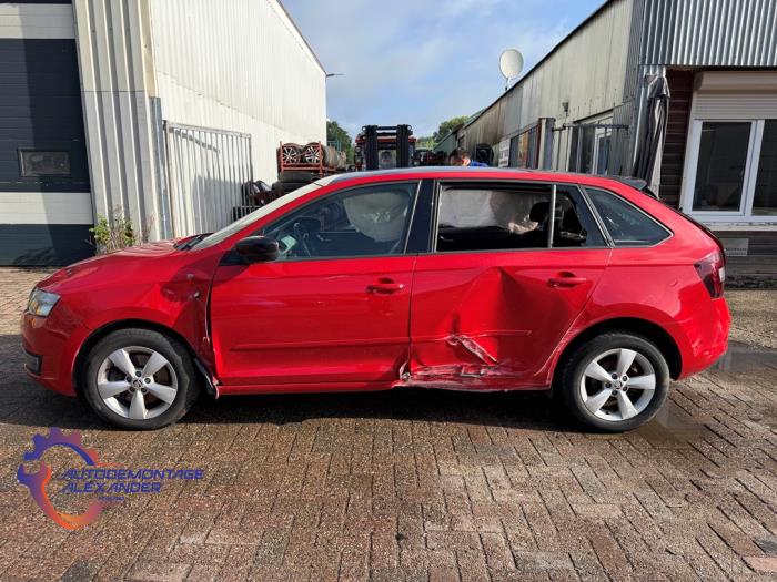 Skoda Rapid Spaceback 1.6 TDI Greenline Vehículo de desguace (2014, Rojo)