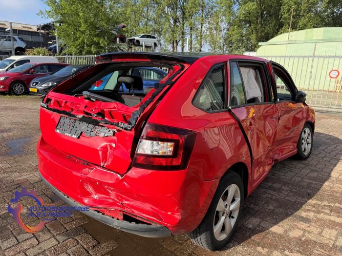 Skoda Rapid Spaceback 1.6 TDI Greenline Vehículo de desguace (2014, Rojo)
