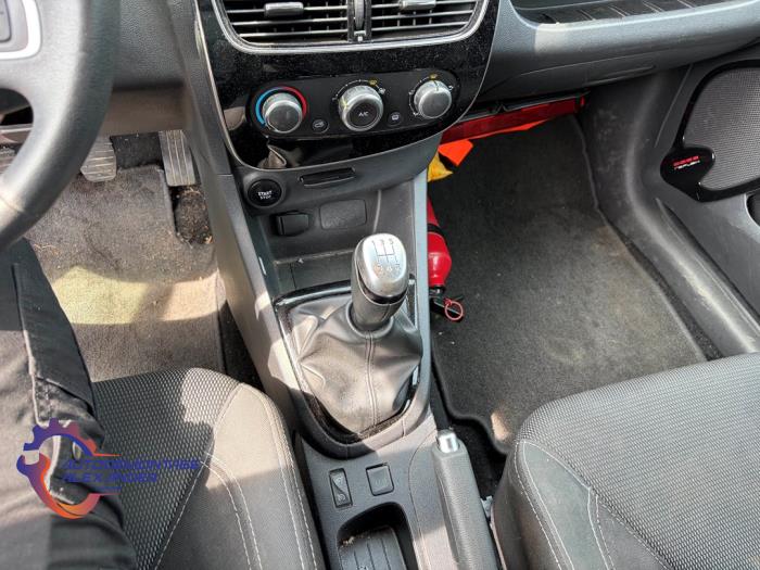Renault Clio IV 0.9 Energy TCE 90 12V Samochód złomowany (2017, Bialy)