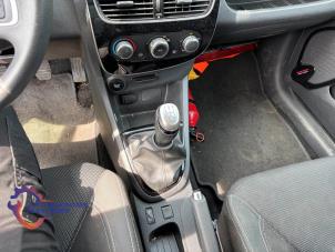 Renault Clio IV 0.9 Energy TCE 90 12V Samochód złomowany (2017, Bialy)