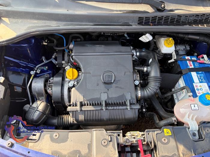 Fiat 500L 1.4 16V Vehículo de desguace (2018, Azul)
