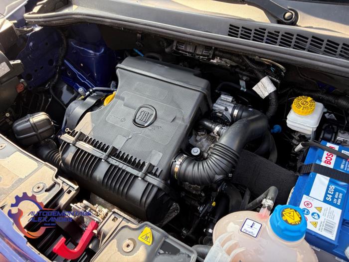 Fiat 500L 1.4 16V Vehículo de desguace (2018, Azul)