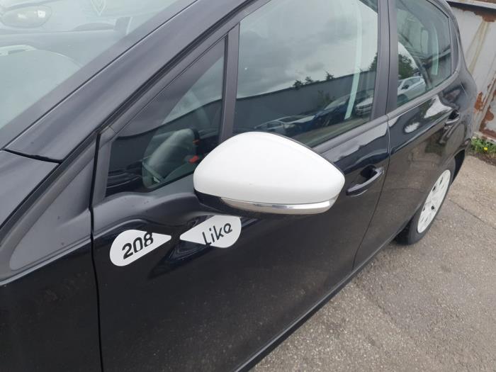 Peugeot 208 I 1.0 Vti 12V PureTech Schrottauto (2014, Schwarz)