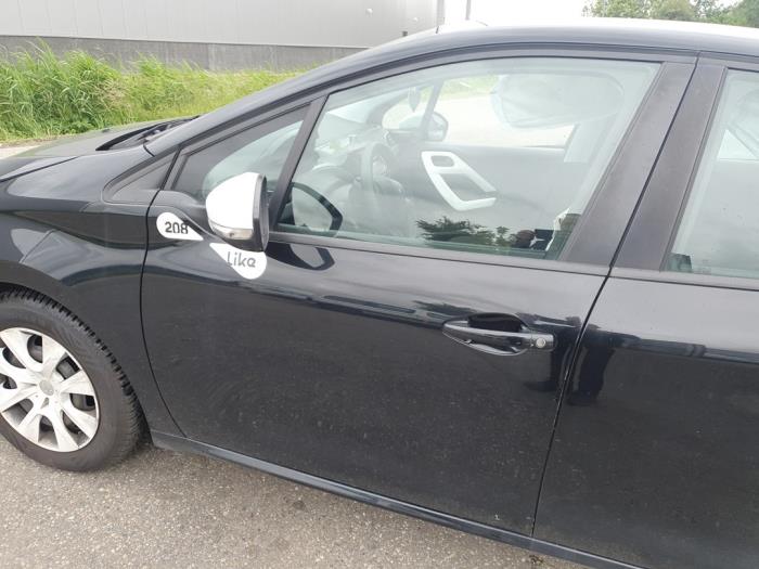 Peugeot 208 I 1.0 Vti 12V PureTech Schrottauto (2014, Schwarz)