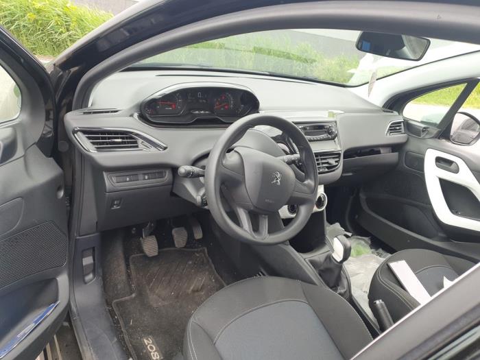 Peugeot 208 I 1.0 Vti 12V PureTech Schrottauto (2014, Schwarz)