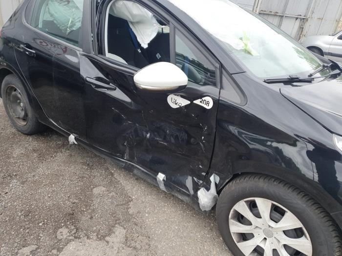 Peugeot 208 I 1.0 Vti 12V PureTech Schrottauto (2014, Schwarz)