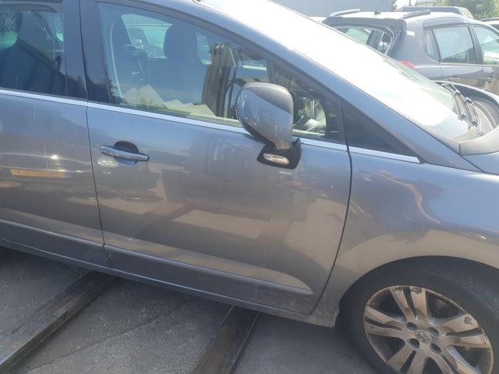 Peugeot 5008 I 1.6 THP 16V Samochód złomowany (2012, Szary)