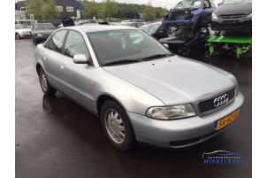 Audi A4 1.8 20V Épave (1998, Gris)