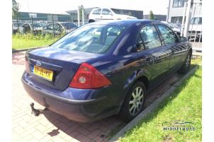 Ford Mondeo III 2.0 TDCi 115 16V Épave (2002, Bleu)
