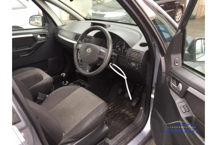 Opel Meriva Samochód złomowany (2004, Srebrny)