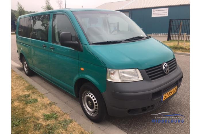 Volkswagen Multivan T5 (7E/7HC/7HF/7HM) 2.5 Tdi (épave, année de ...