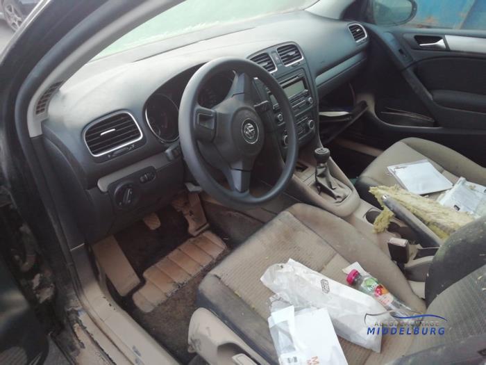 Volkswagen Golf VI 1.6 TDI 16V Épave (2009, Noir)