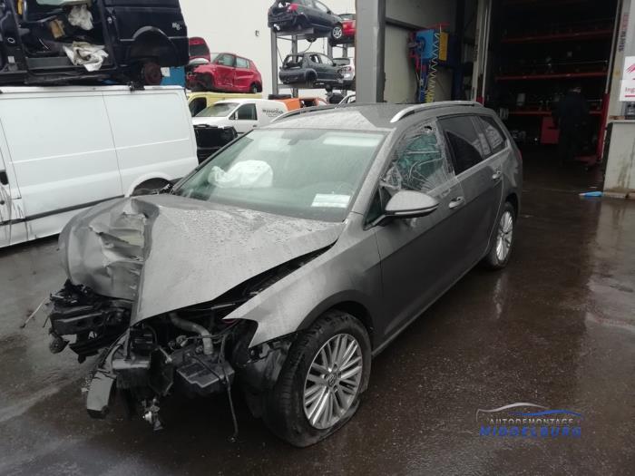 Volkswagen Golf VII Variant 1.6 TDI BlueMotion 16V Épave (2014, Gris)
